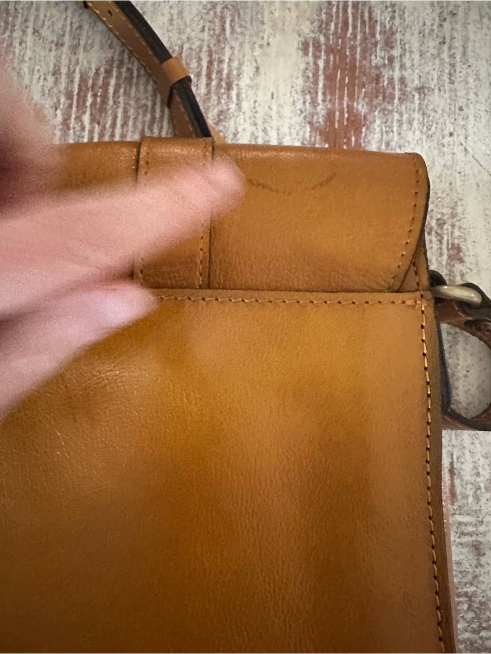 Patricia Nash Cascina Crossbody bag in cognac - Picture 3 of 11